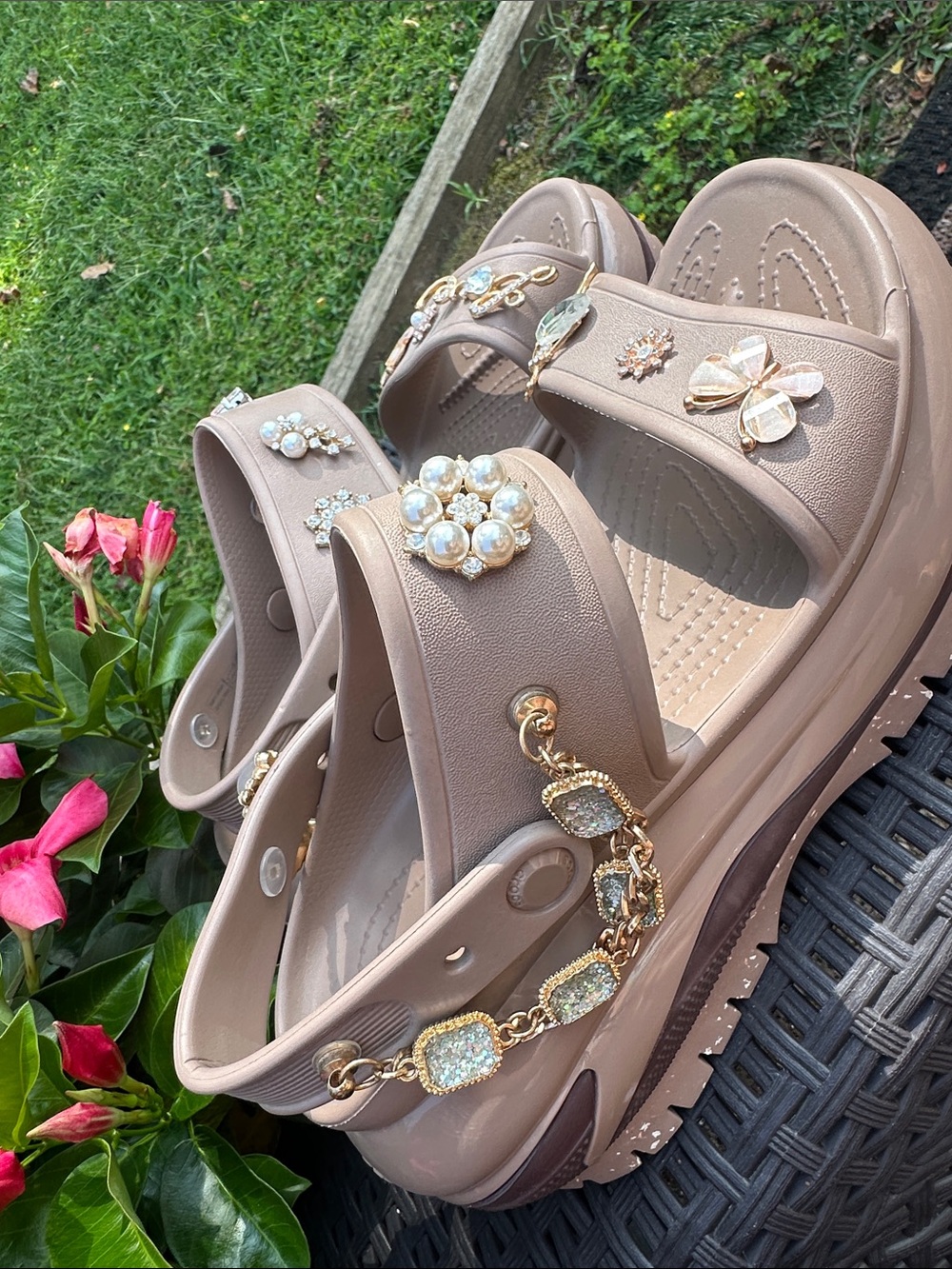 Crocs Mega Crush sandal decked out with charms! - Picture 2 of 7